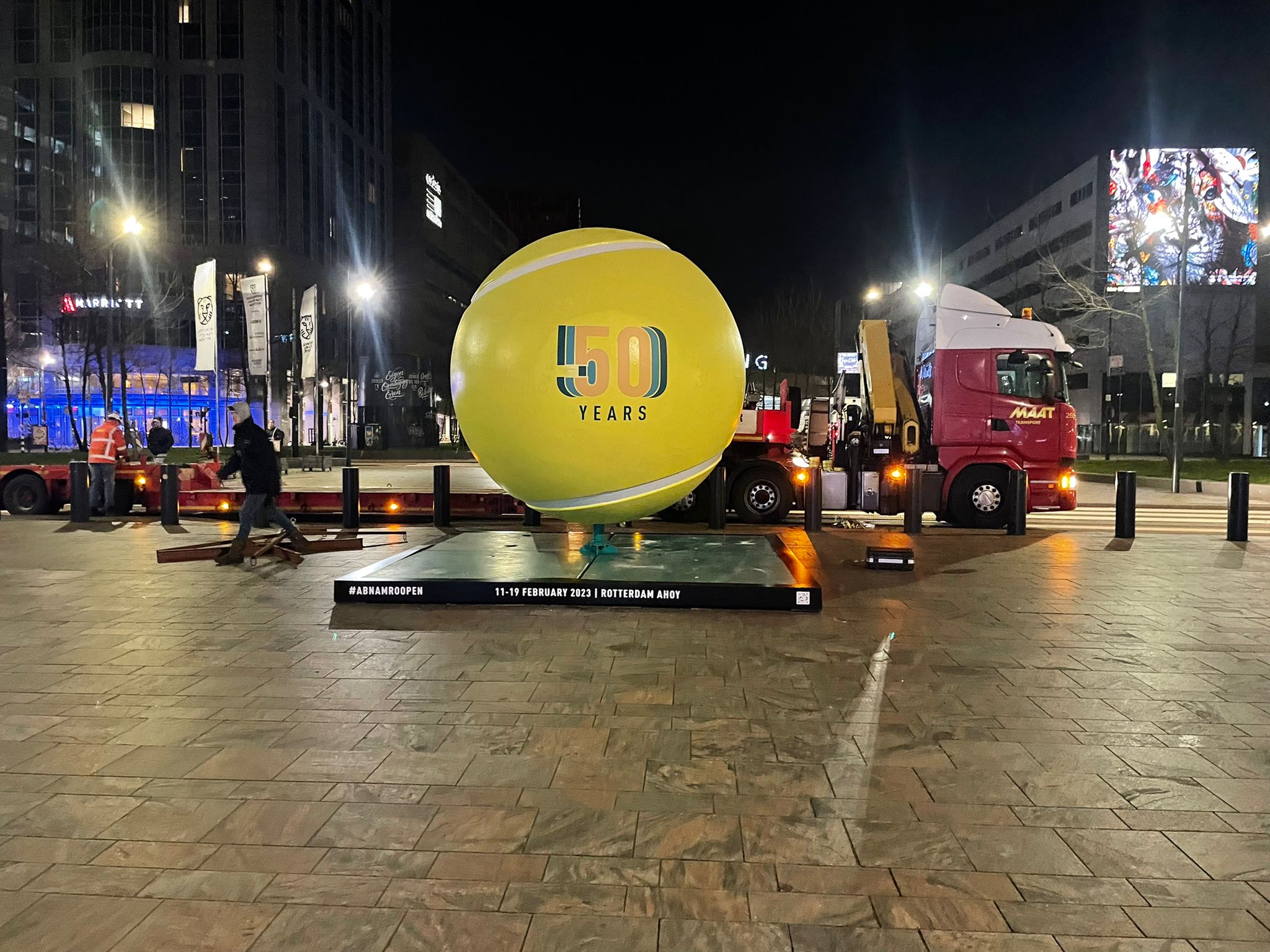 Plaatsing Tennisbal ABN AMRO Open, de 50 years edition in 2023.
