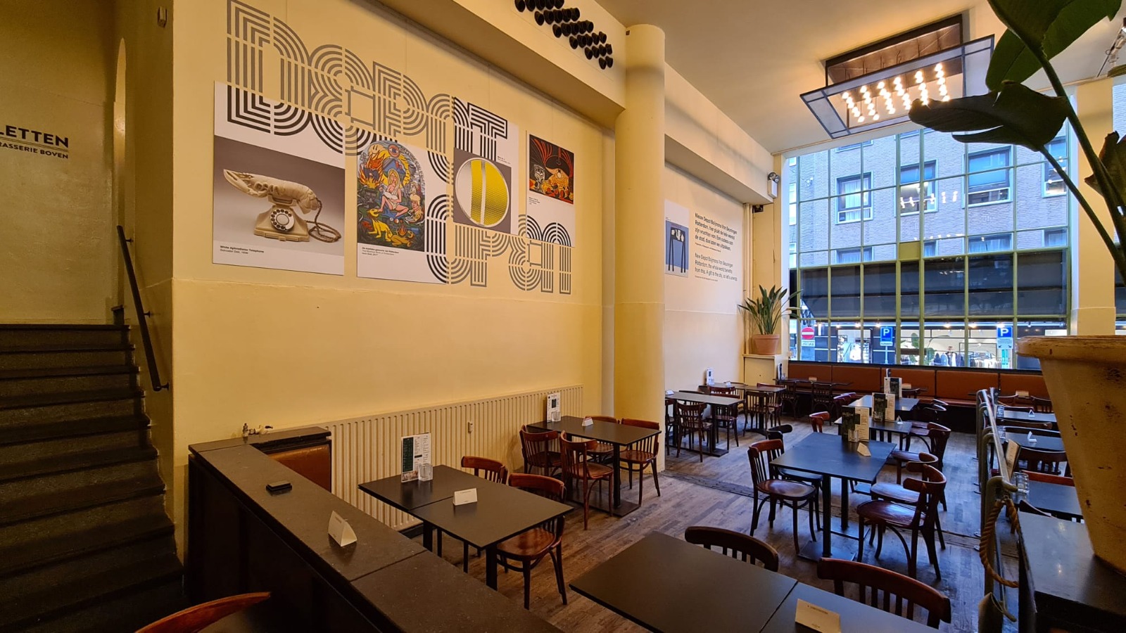 Branding rond om de opening van het Depot van Boijmans van Beuningen binnen in Café brasserie Dudok in Rotterdam