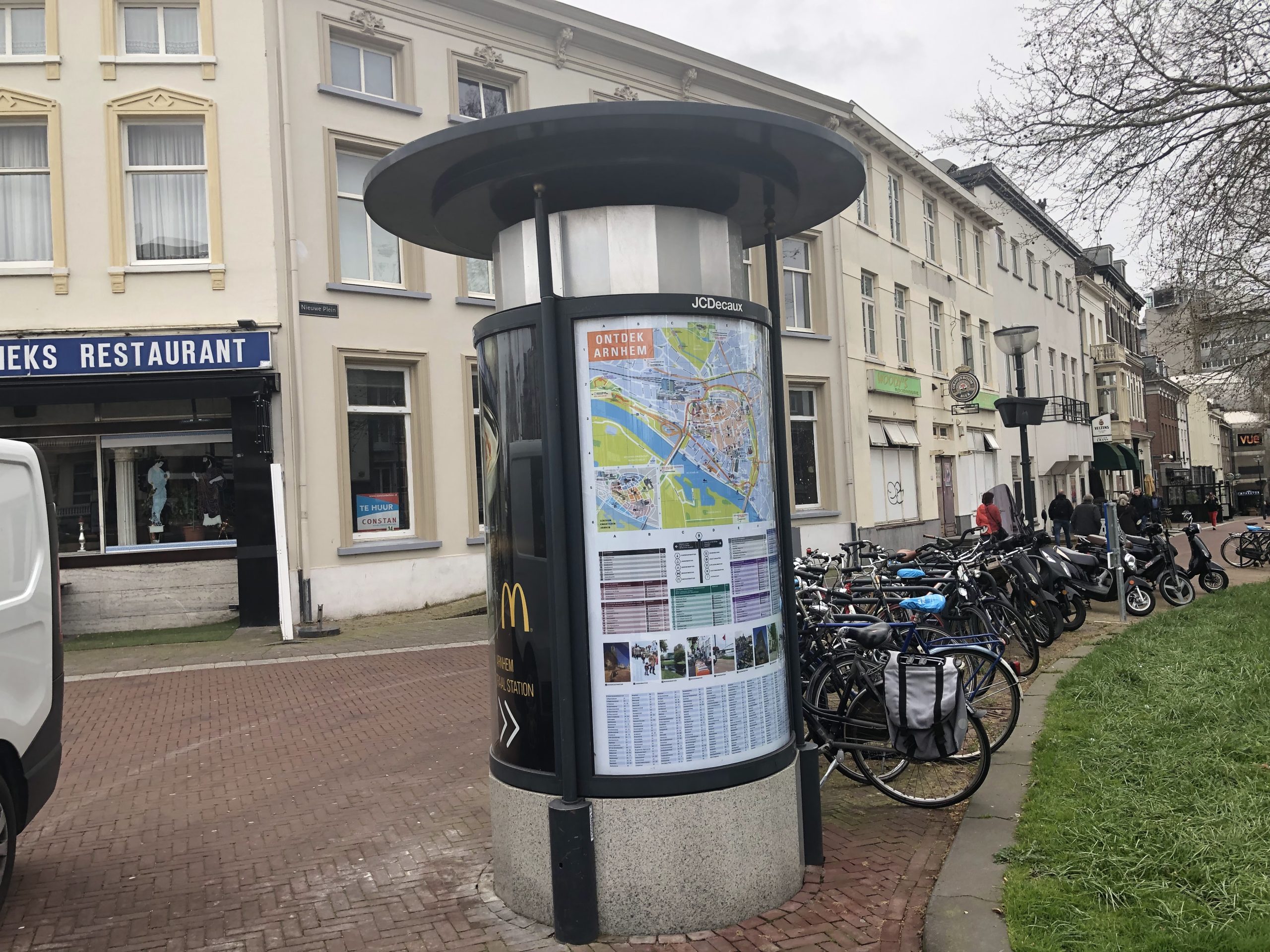 Informatiezuil in het centrum van Arnhem